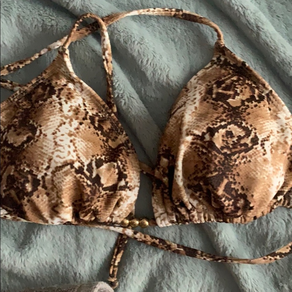 Guess Triangle Top Size Medium. Bottom Size Small - image 5